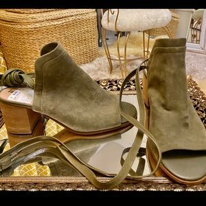 Sandals in suede very comfortable